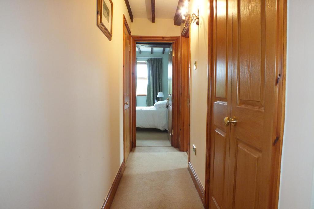 Llwyn Country House Лланеллі Номер фото